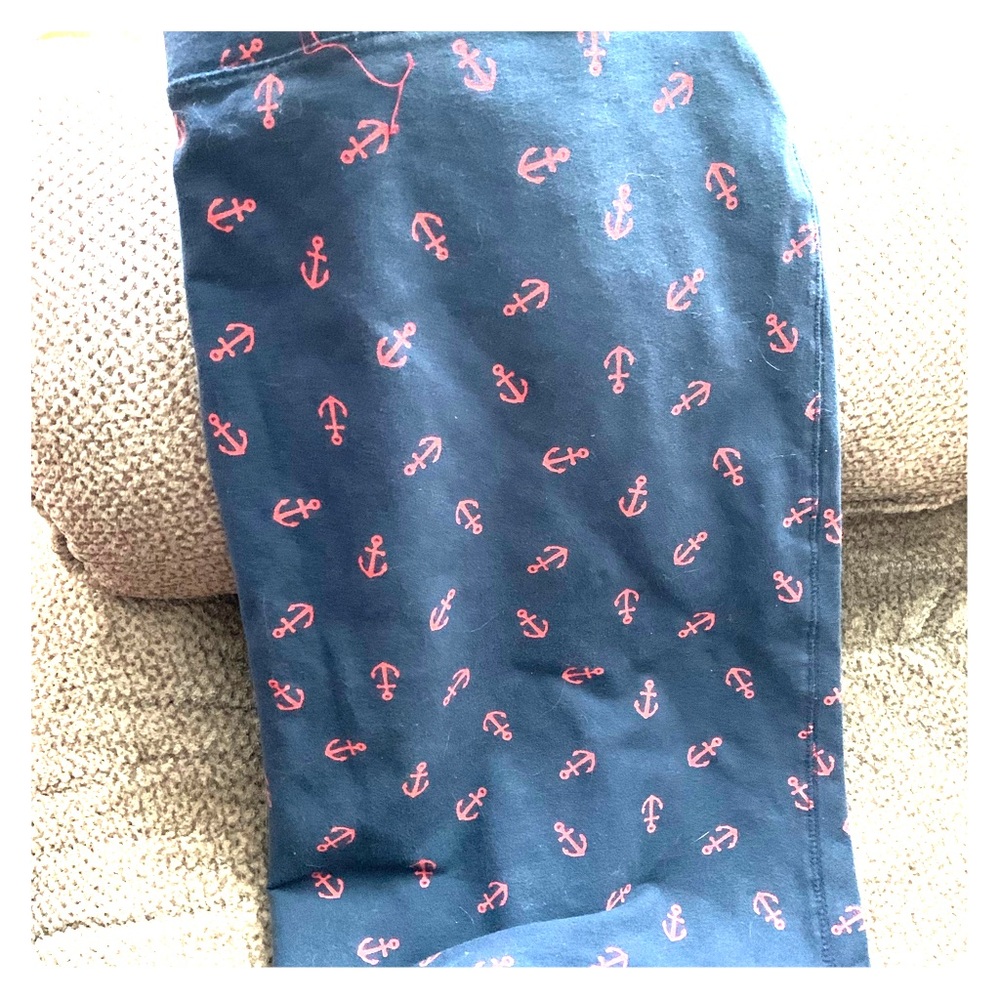 Anchor body con skirt